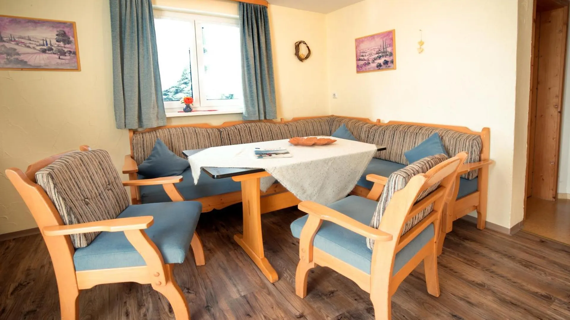 Apartment Gaestehaus Bergfrieden Bolsterlang